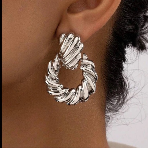 Tiffany Gold Textured Earrings - Picture 4 of 4